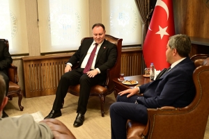 KKTC CUMHURİYET MECLİSİ BAŞKANI SAYIN DR. ZİYA ÖZTÜRKLER VE BERABERİNDEKİ HEYET MALATYA TURGUT ÖZAL ÜNİVERSİTESİNE ZİYARETİ