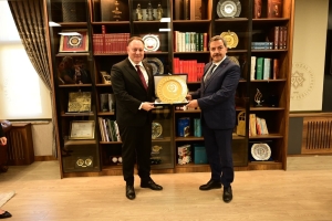 KKTC CUMHURİYET MECLİSİ BAŞKANI SAYIN DR. ZİYA ÖZTÜRKLER VE BERABERİNDEKİ HEYET MALATYA TURGUT ÖZAL ÜNİVERSİTESİNE ZİYARETİ