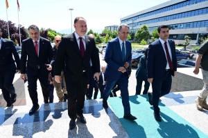 KKTC CUMHURİYET MECLİSİ BAŞKANI SAYIN DR. ZİYA ÖZTÜRKLER VE BERABERİNDEKİ HEYET İNÖNÜ ÜNİVERSİTESİ BAŞARI ÖDÜLLERİ PROGRAMINA KATILIM SAĞLADI