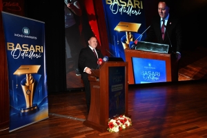KKTC CUMHURİYET MECLİSİ BAŞKANI SAYIN DR. ZİYA ÖZTÜRKLER VE BERABERİNDEKİ HEYET İNÖNÜ ÜNİVERSİTESİ BAŞARI ÖDÜLLERİ PROGRAMINA KATILIM SAĞLADI