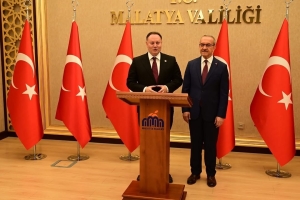 KKTC CUMHURİYET MECLİSİ BAŞKANI SAYIN DR. ZİYA ÖZTÜRKLER VE BERABERİNDEKİ HEYET MALATYA VALİLİĞİ ZİYARETİ