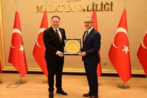 KKTC CUMHURİYET MECLİSİ BAŞKANI SAYIN DR. ZİYA ÖZTÜRKLER VE BERABERİNDEKİ HEYET MALATYA VALİLİĞİ ZİYARETİ