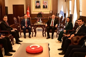KKTC CUMHURİYET MECLİSİ BAŞKANI SAYIN DR. ZİYA ÖZTÜRKLER VE BERABERİNDEKİ HEYET MALATYA VALİLİĞİ ZİYARETİ
