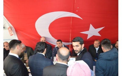 GENÇLİK VE EĞİTİM DERMEĞİ EVLAT NÖBETİ TUTAN ANNELERİ ZİYARET ETTİ