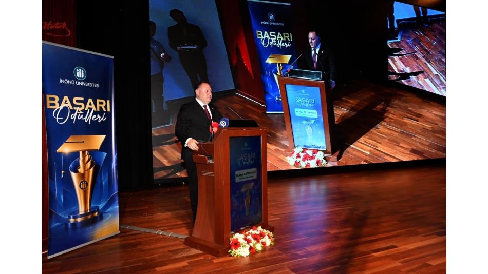 KKTC CUMHURİYET MECLİSİ BAŞKANI SAYIN DR. ZİYA ÖZTÜRKLER VE BERABERİNDEKİ HEYET İNÖNÜ ÜNİVERSİTESİ BAŞARI ÖDÜLLERİ PROGRAMINA KATILIM SAĞLADI