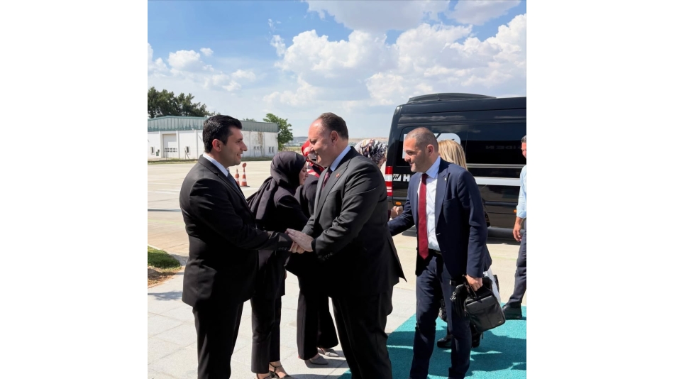 Kuzey Kıbrıs Türk Cumhuriyeti Cumhuriyet Meclisi Başkanı Sayın Dr. Ziya ÖZTÜRKLER ile Cumhuriyet Meclisi heyetini Oğuzeli Havalimanı’nda karşıladı