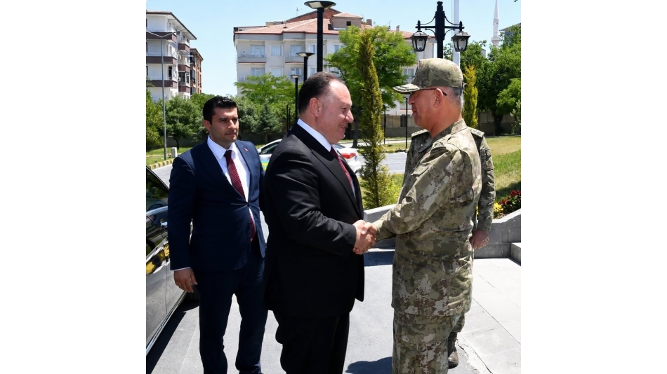 KKTC CUMHURİYET MECLİSİ BAŞKANI SAYIN DR. ZİYA ÖZTÜRKLER VE BERABERİNDEKİ HEYET ORDU KOMUTANLIĞINA ZİYARET